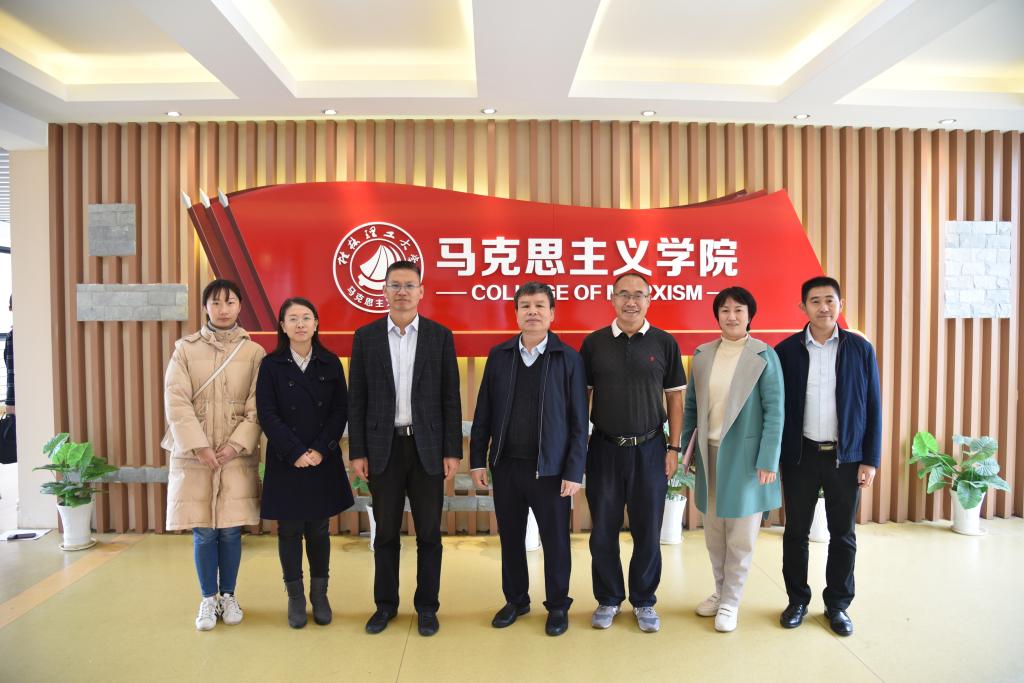 自治区教育工委领导一行到必赢官网进行调研